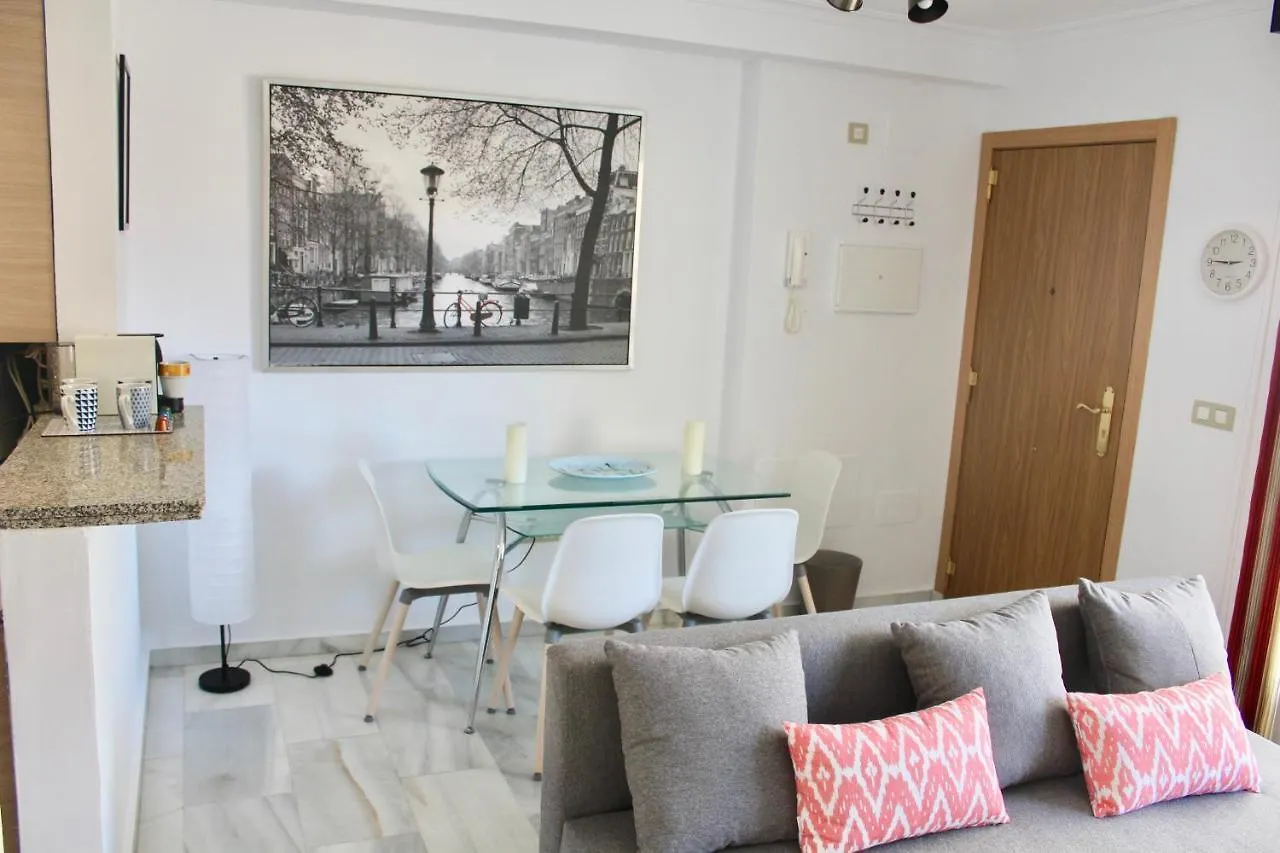 Apartmento Con Piscina Y Solarium Privado - Apartament With Pool And Private Solarium Fuengirola